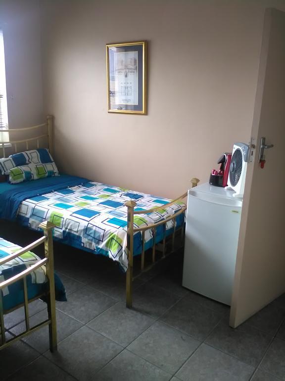 Hostel District Six Backpackers